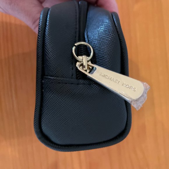 NWOT Michael Kors Cosmetic Bag - Picture 5 of 8